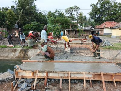 PEMBANGUNAN JEMBATAN JALAN USAHA TANI DESA KEDUNGWARU